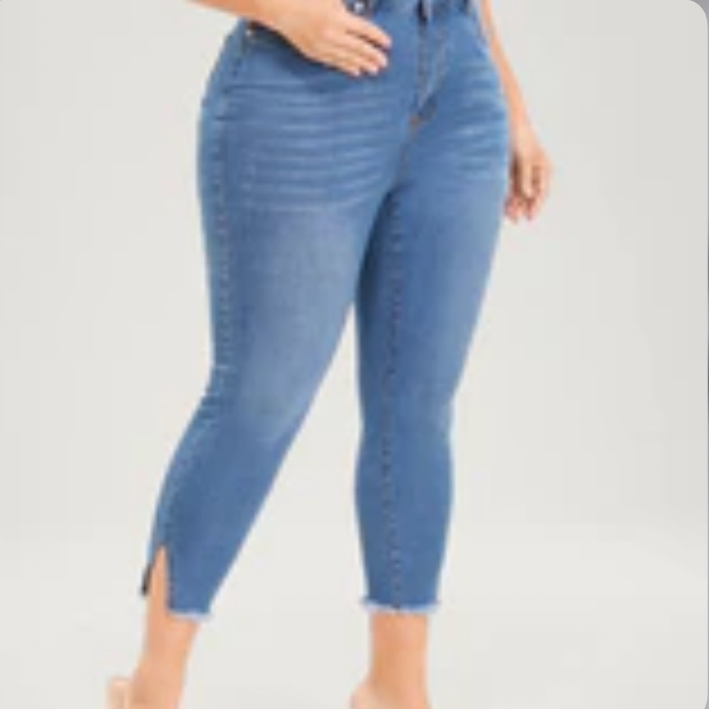 BloomChic Skinny Very Stretchy High Rise Medium Wash Split Cropped Jeans